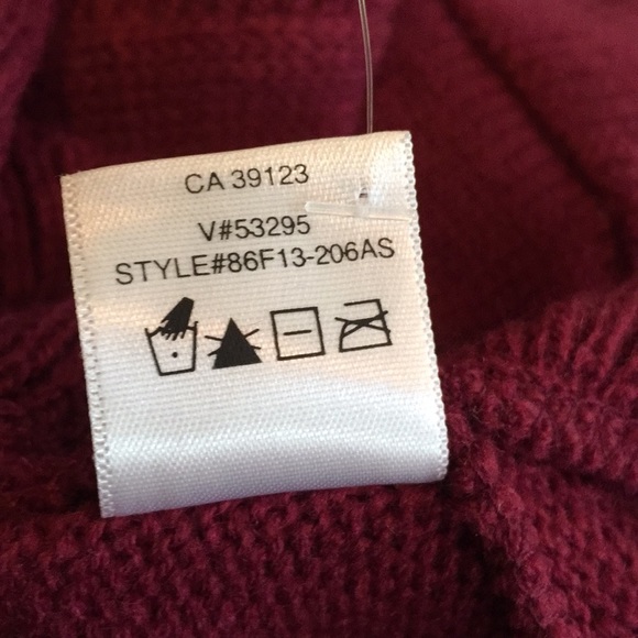 Northern Reflections burgundy pancho - Picture 4 of 7